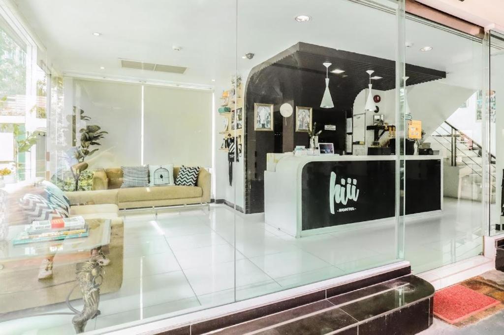 Go Inn Thonglor 23 โกอินน์ ทองหล่อ 23 X Bangkok Exteriör bild